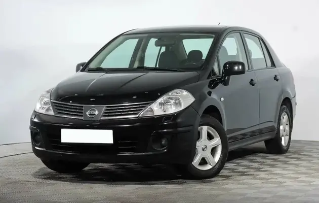 Nissan Tiida, фото №1