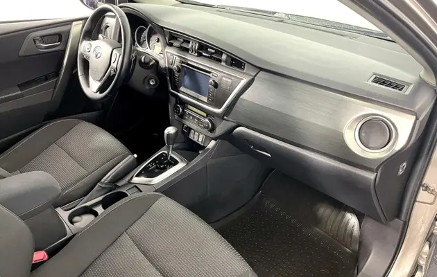 Toyota Auris, фото №8