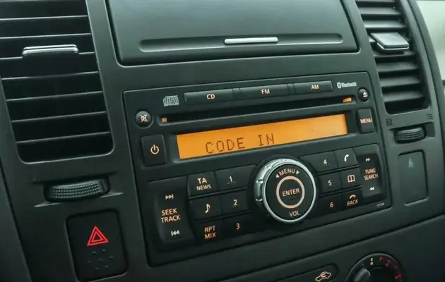 Nissan Tiida, фото №7