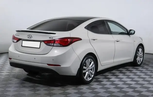 Hyundai Elantra, фото №2