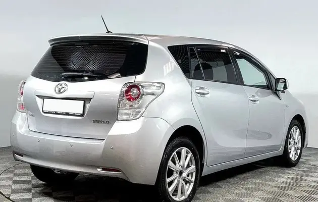 Toyota Verso, фото №2