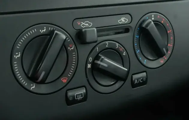 Nissan Tiida, фото №8