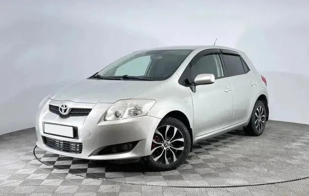 Toyota Auris, фото №1