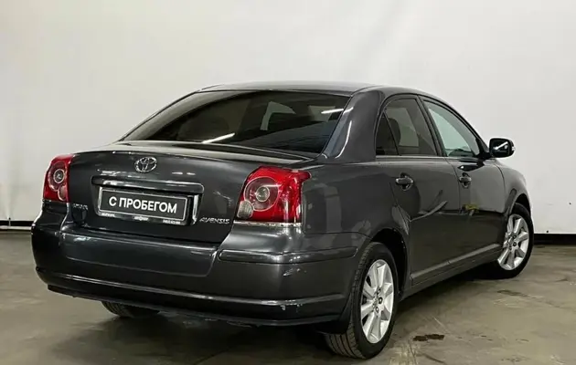 Toyota Avensis, фото №2