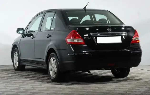 Nissan Tiida, фото №4