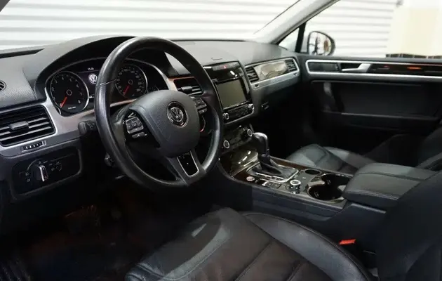 Volkswagen Touareg, фото №7