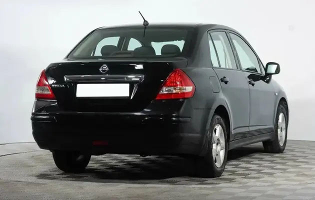 Nissan Tiida, фото №2