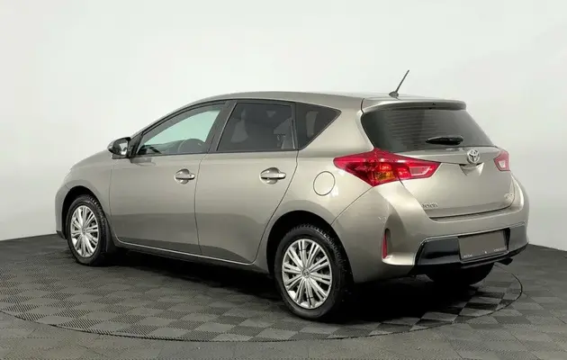 Toyota Auris, фото №4