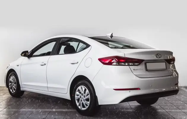 Hyundai Elantra, фото №4
