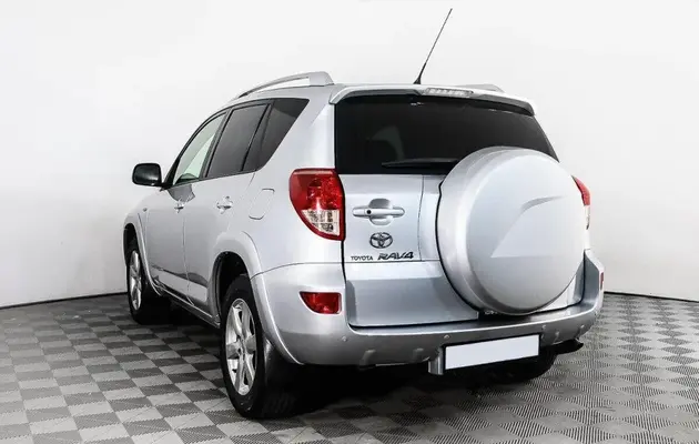 Toyota RAV4, фото №4