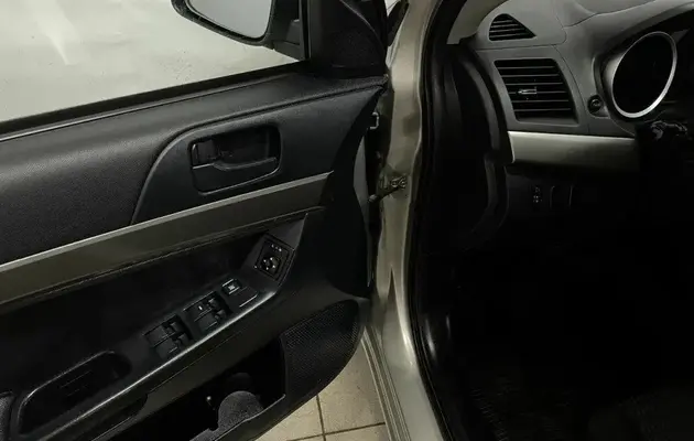 Mitsubishi Lancer, фото №10