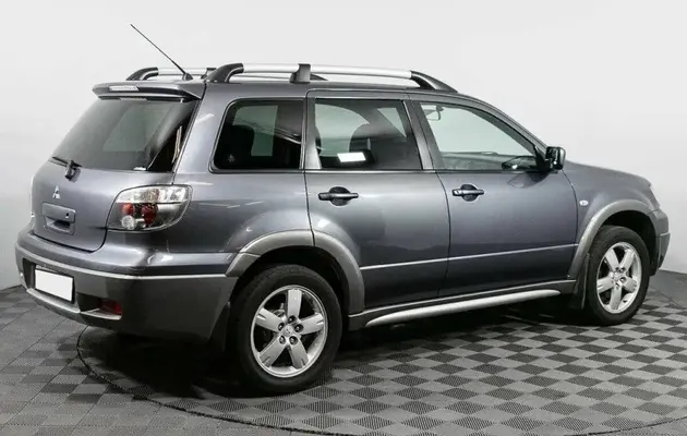 Mitsubishi Outlander, фото №2