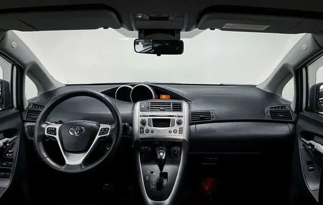 Toyota Verso, фото №5