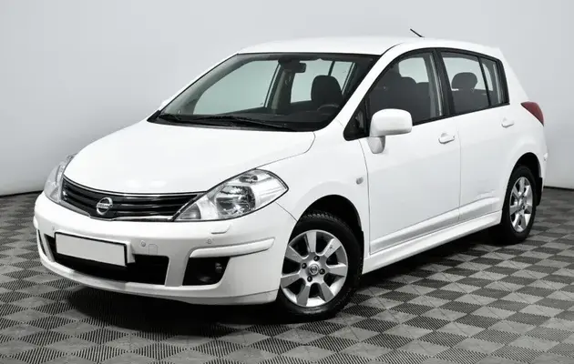 Nissan Tiida, фото №1