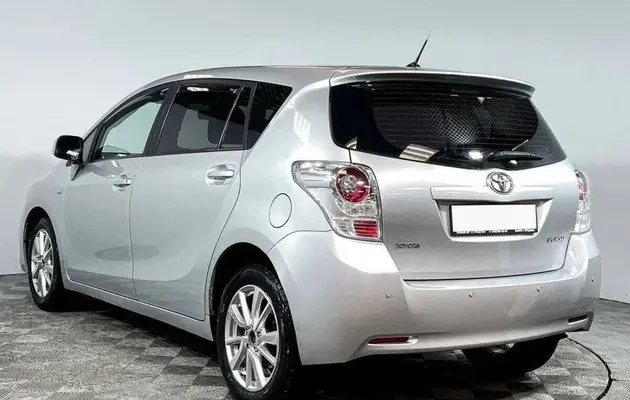 Toyota Verso, фото №4